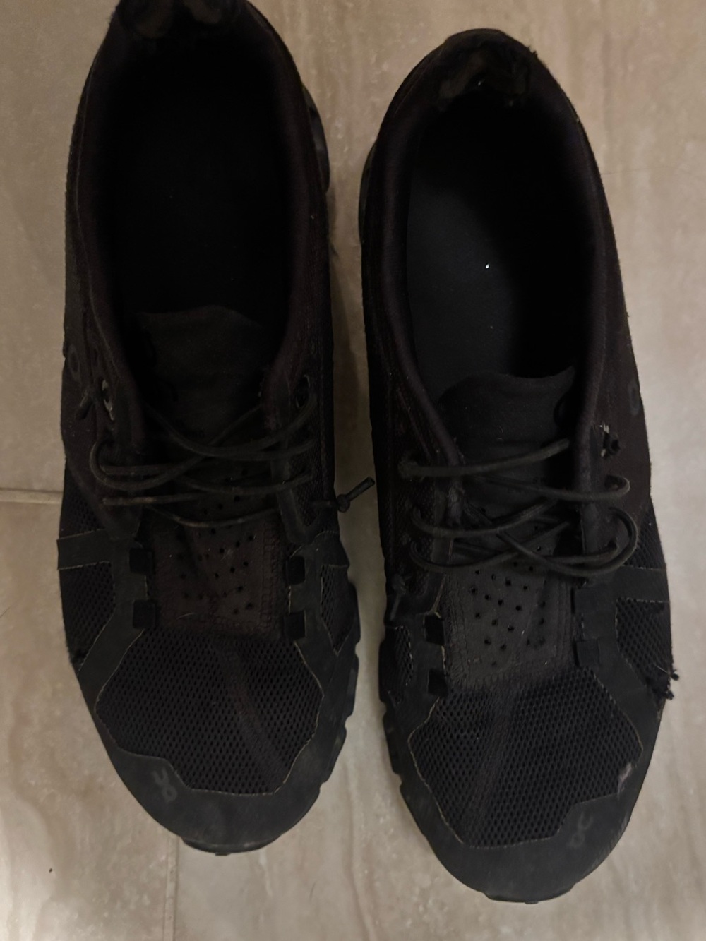 On Running Women's Black Athletic Cloud-Style Sneakers